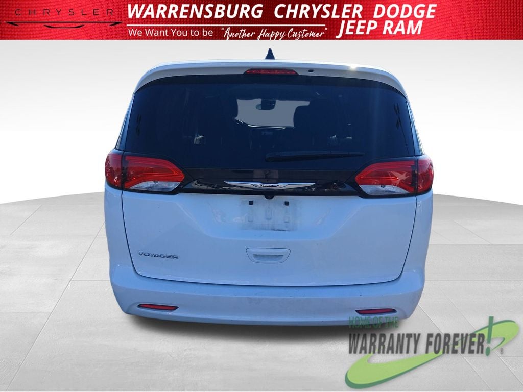 2023 Chrysler Voyager LX