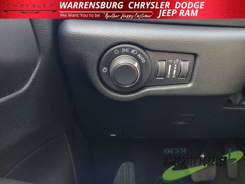 2026 Chrysler Voyager VOYAGER LX