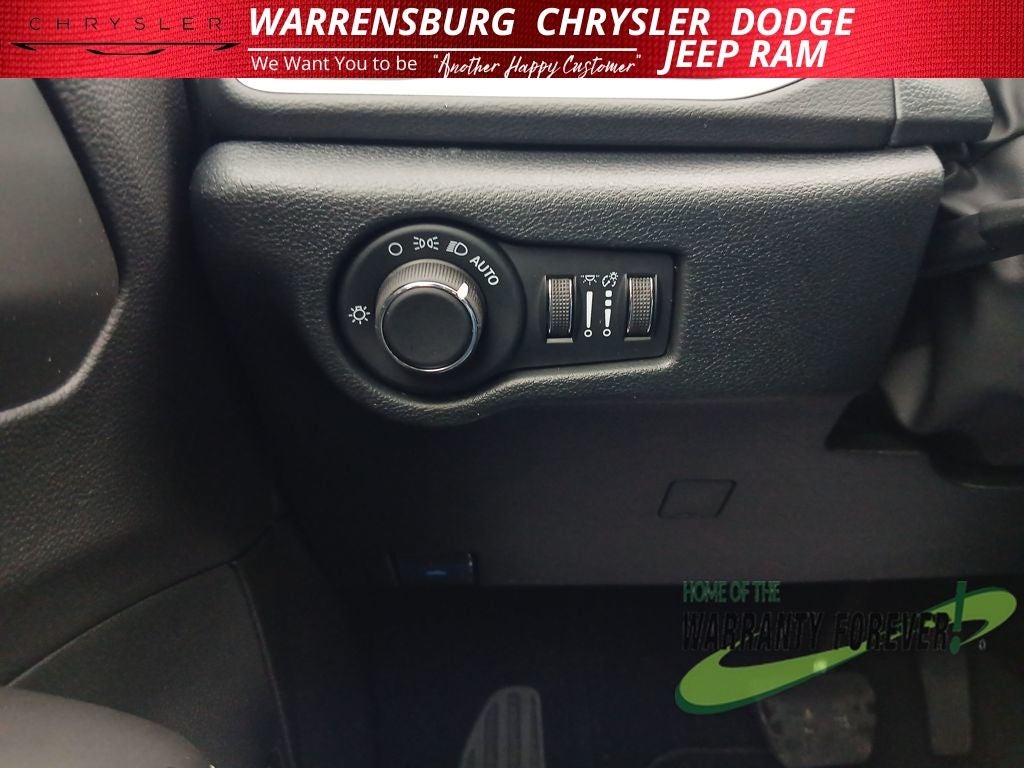 2026 Chrysler Voyager VOYAGER LX