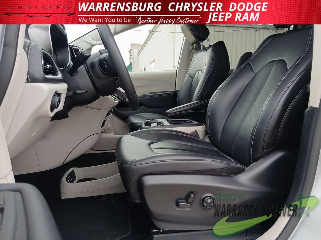 2024 Chrysler Pacifica Hybrid Select
