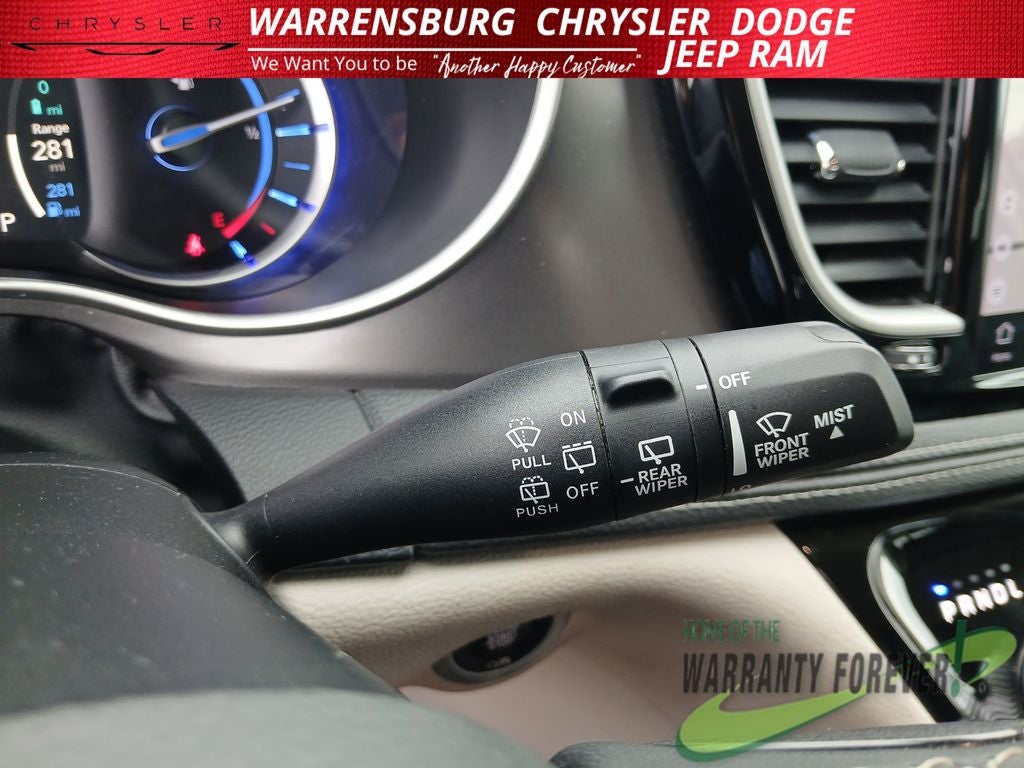 2024 Chrysler Pacifica Hybrid Select