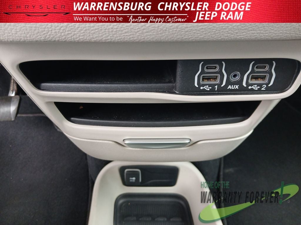 2024 Chrysler Pacifica Hybrid Select