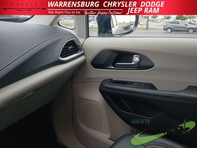 2024 Chrysler Pacifica Hybrid Select