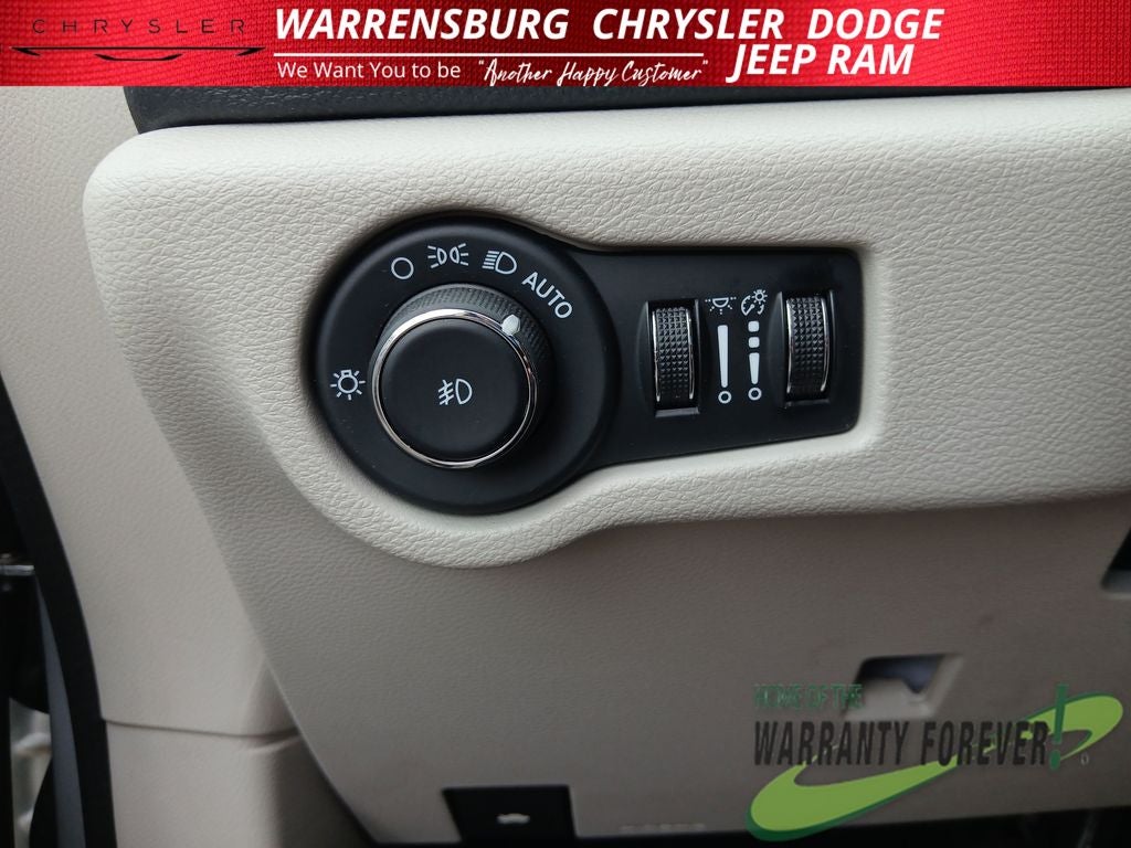 2024 Chrysler Pacifica Hybrid Select