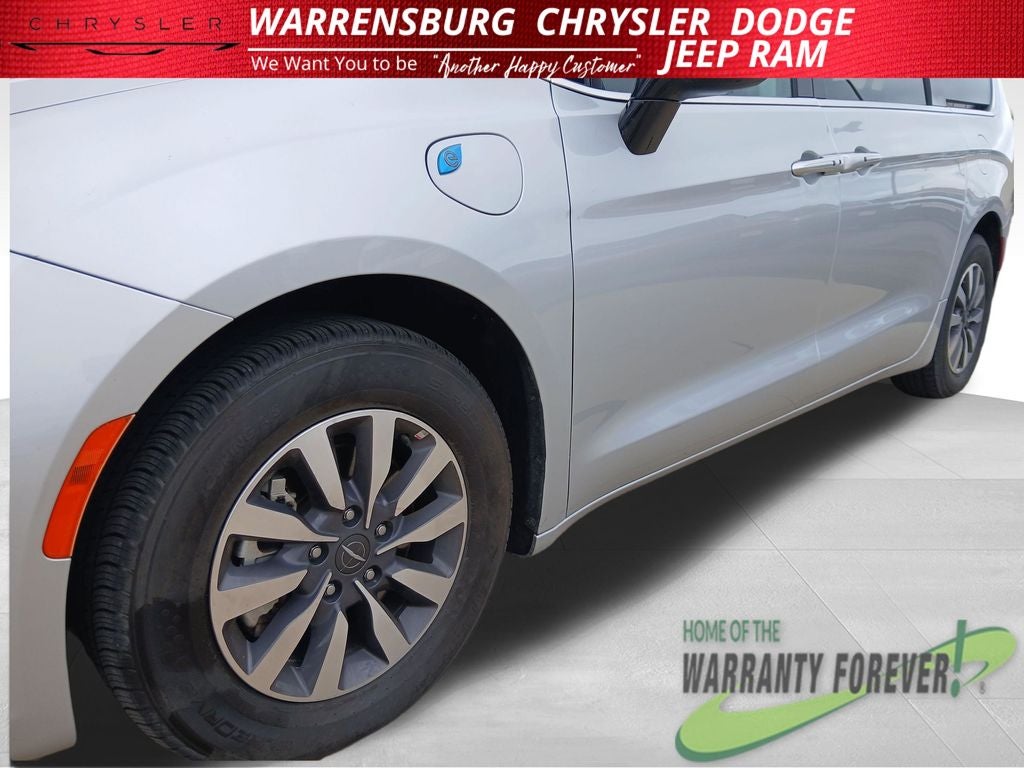 2024 Chrysler Pacifica Hybrid Select