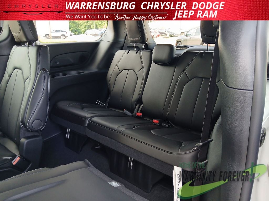 2027 Chrysler Pacifica PACIFICA SELECT AWD