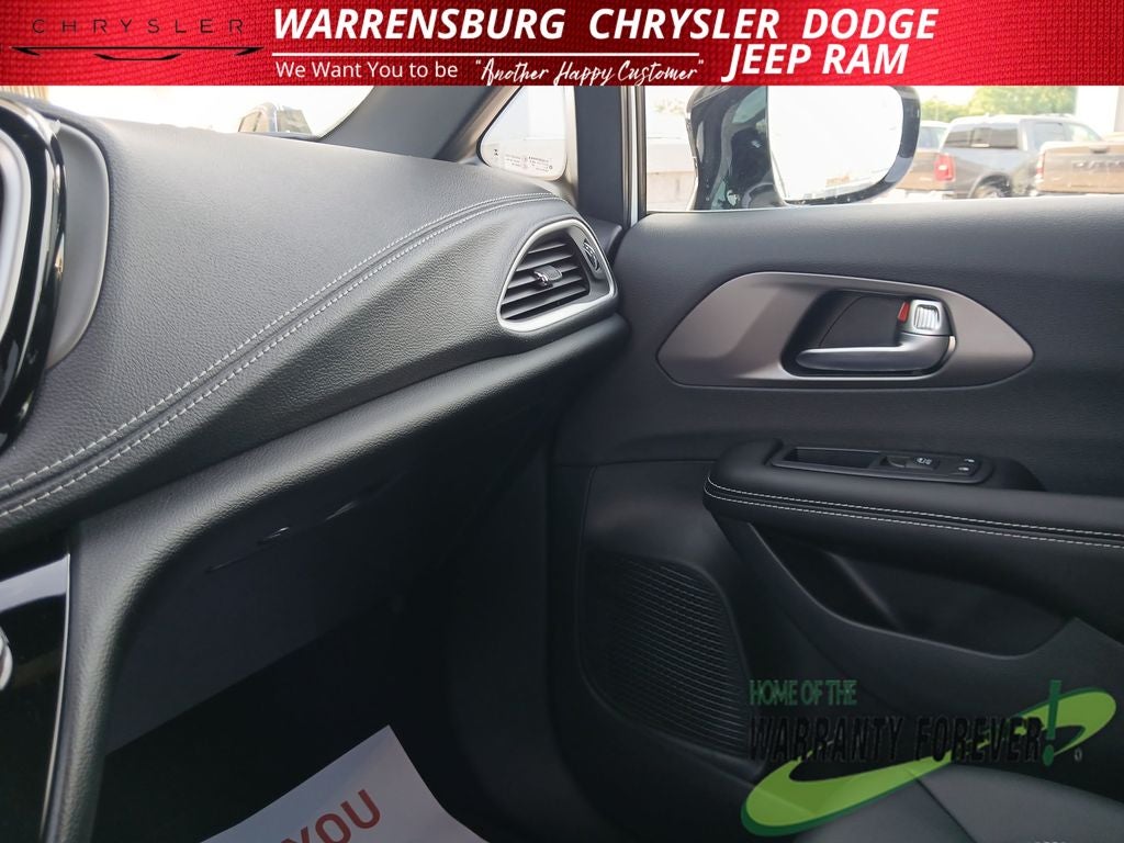 2027 Chrysler Pacifica PACIFICA SELECT AWD