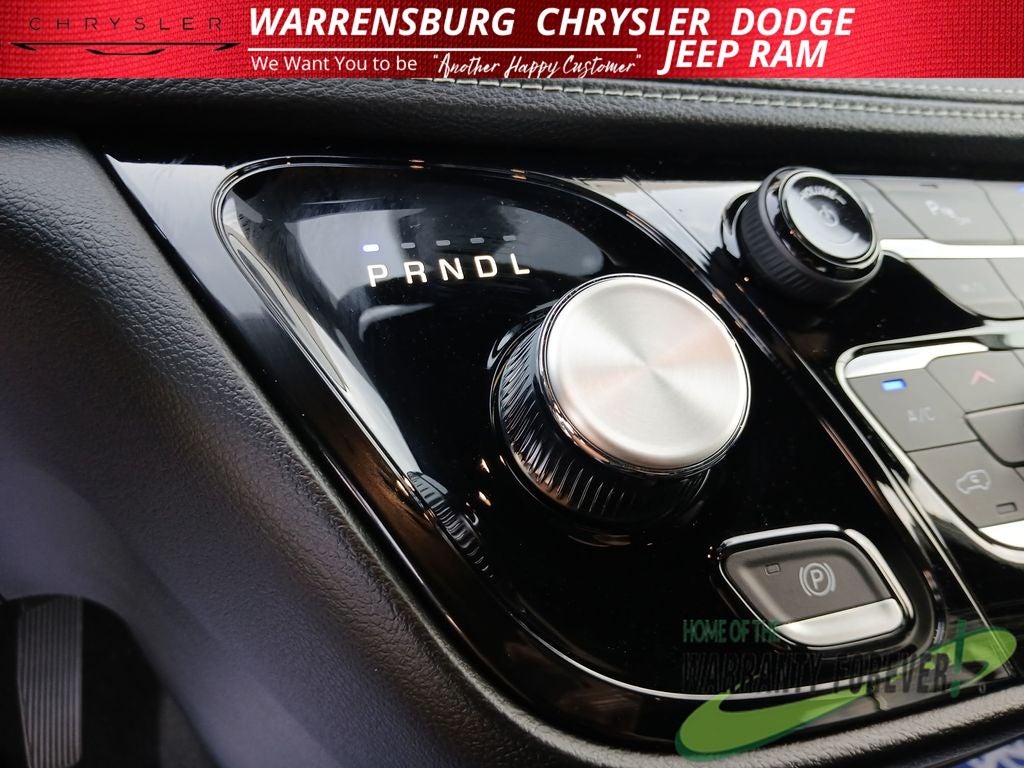 2027 Chrysler Pacifica PACIFICA SELECT AWD