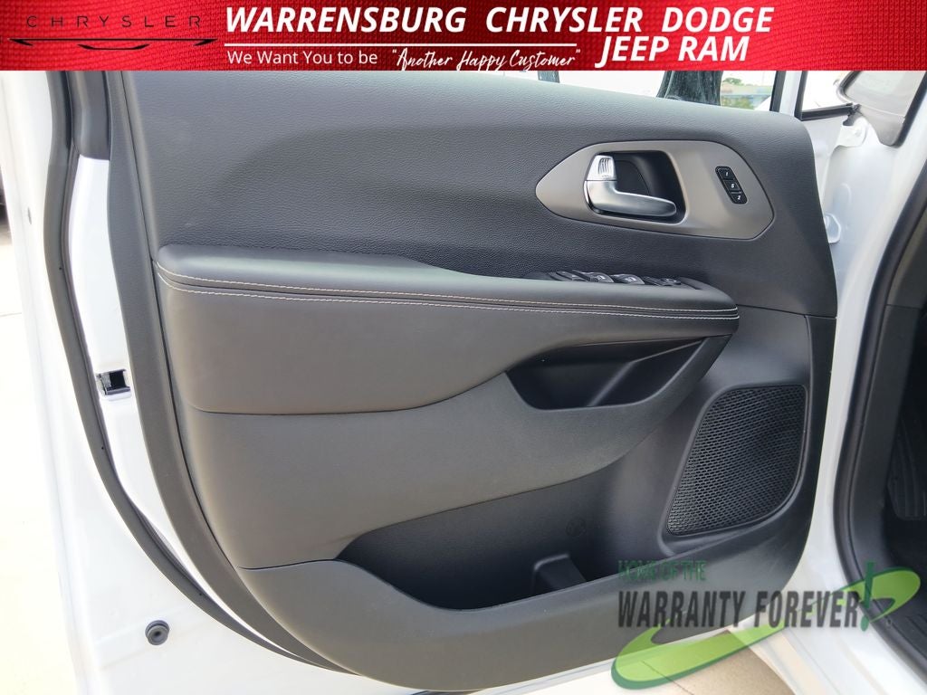 2027 Chrysler Pacifica PACIFICA SELECT AWD