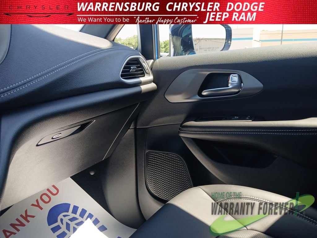 2027 Chrysler Pacifica PACIFICA SELECT AWD