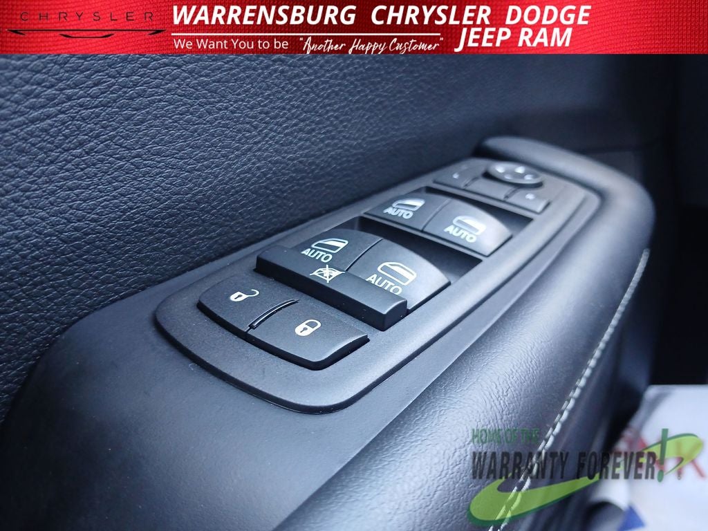 2027 Chrysler Pacifica PACIFICA SELECT AWD
