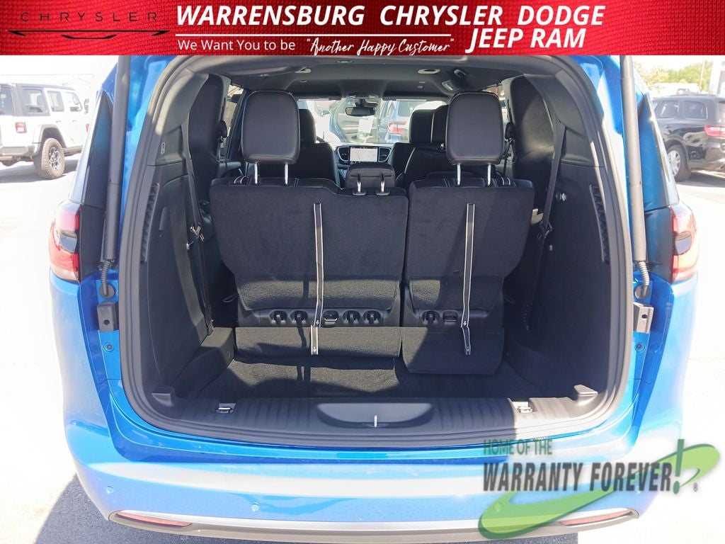 2027 Chrysler Pacifica PACIFICA SELECT AWD