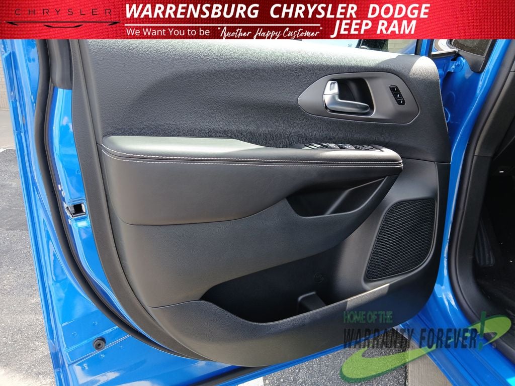 2027 Chrysler Pacifica PACIFICA SELECT AWD