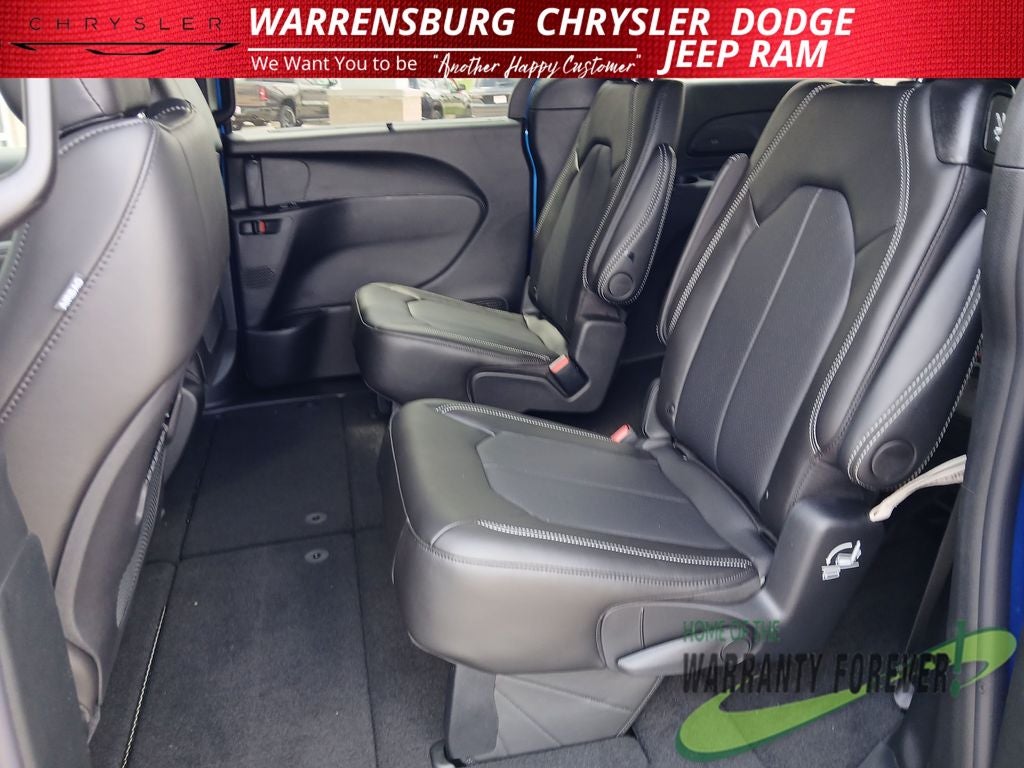 2027 Chrysler Pacifica PACIFICA SELECT AWD