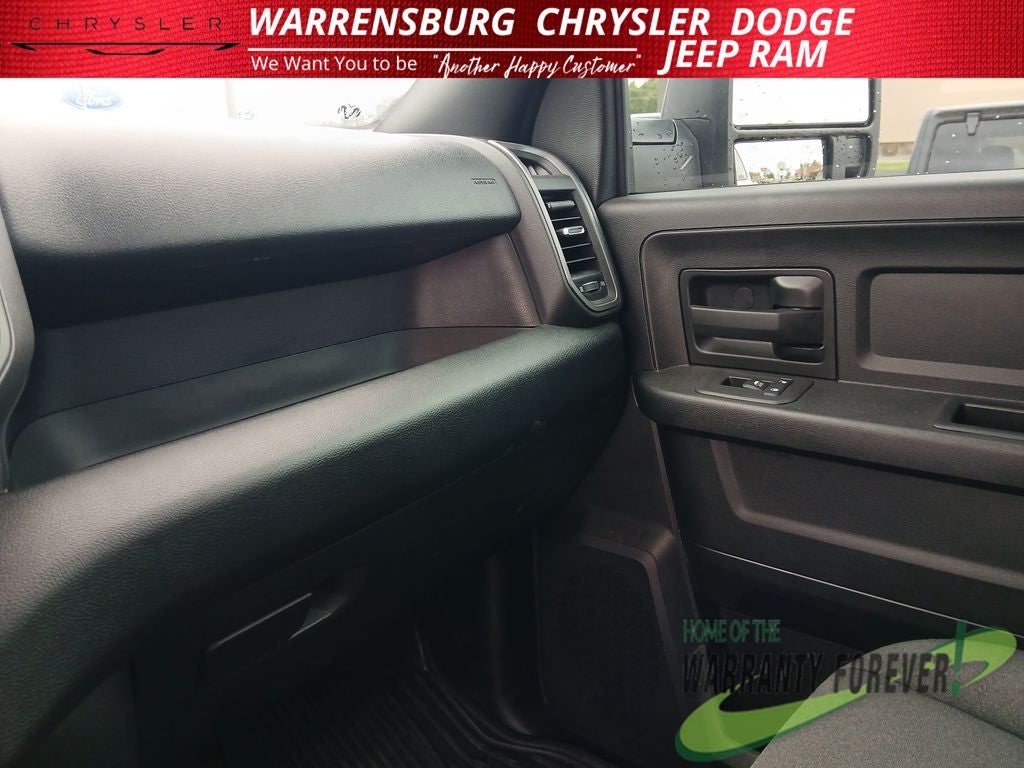 2026 RAM 2500 Black Express Crew Cab 4x4 6'4' Box