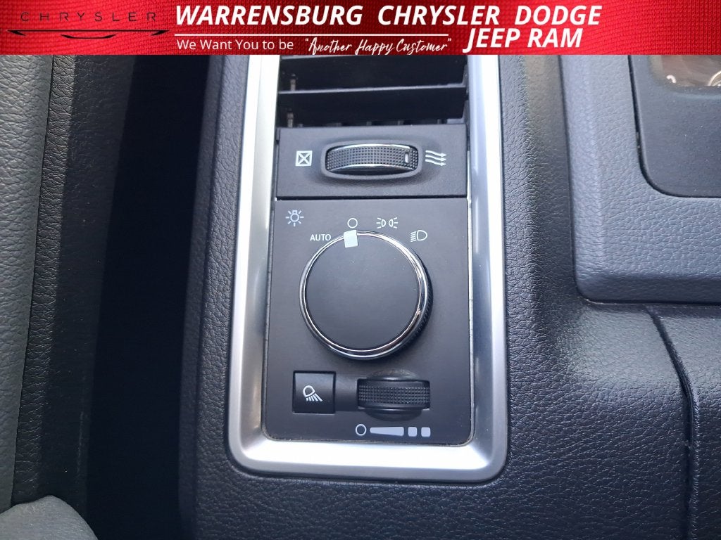 2019 RAM 1500 Classic SLT Crew Cab 4x4 5'7' Box