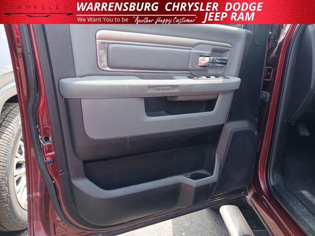 2017 RAM 1500 Big Horn Crew Cab 4x4 5'7' Box