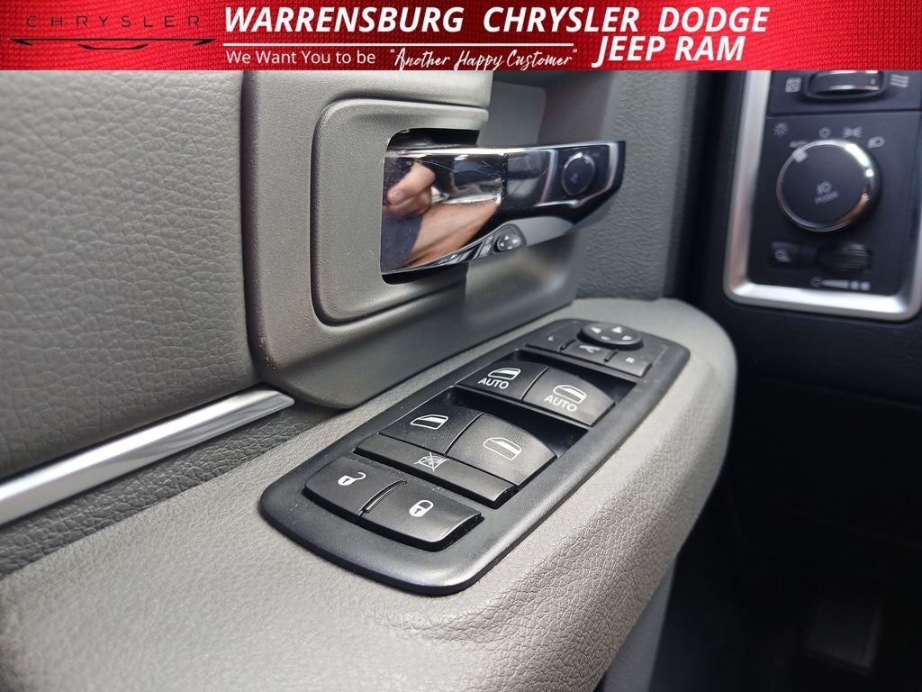 2017 RAM 1500 Big Horn Crew Cab 4x4 5'7' Box