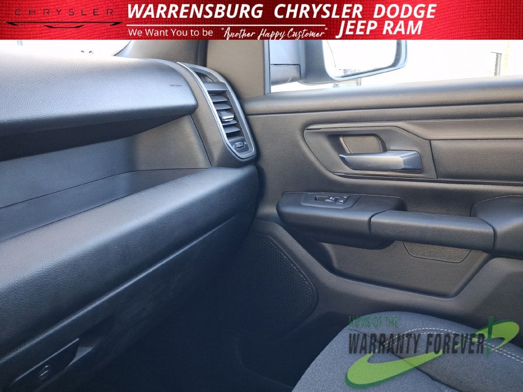 2027 RAM Ram 1500 RAM 1500 EXPRESS CREW CAB 4X4 5'7' BOX