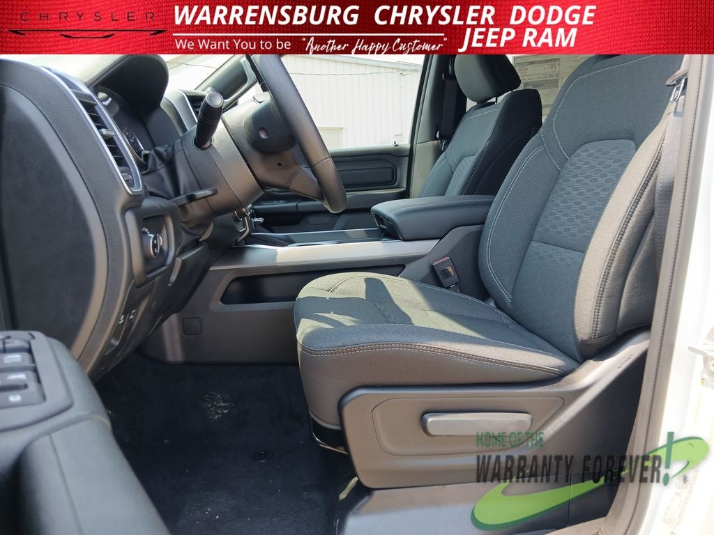2026 RAM 1500 RAM 1500 EXPRESS CREW CAB 4X4 5'7' BOX