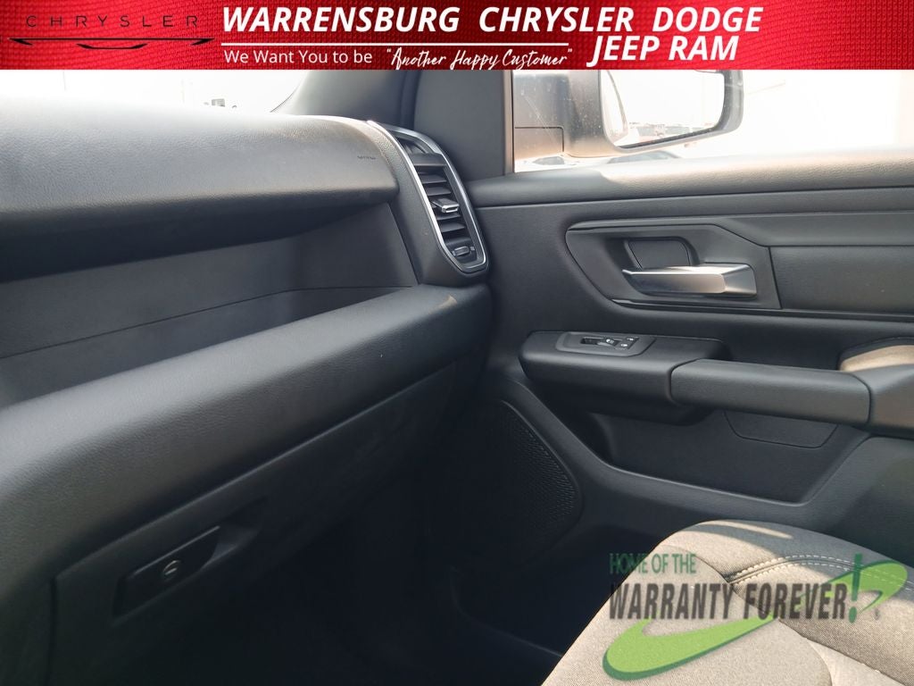 2026 RAM 1500 RAM 1500 EXPRESS CREW CAB 4X4 5'7' BOX