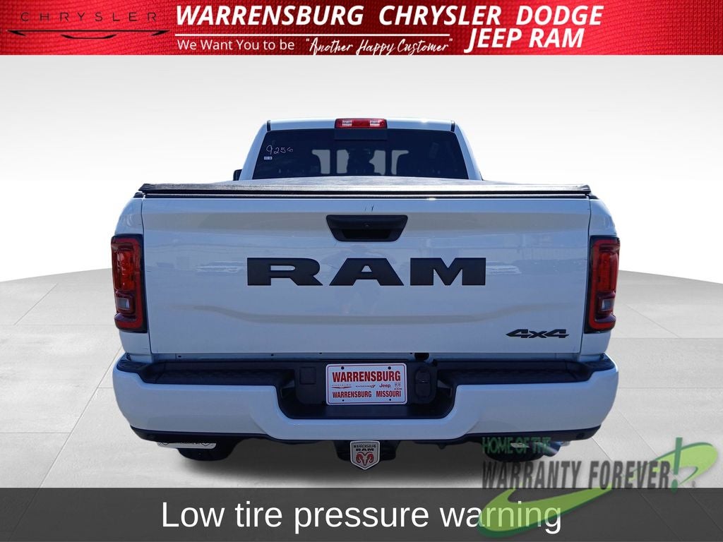 2026 RAM Ram 2500 RAM 2500 BLACK EXPRESS CREW CAB 4X4 6'4' BOX