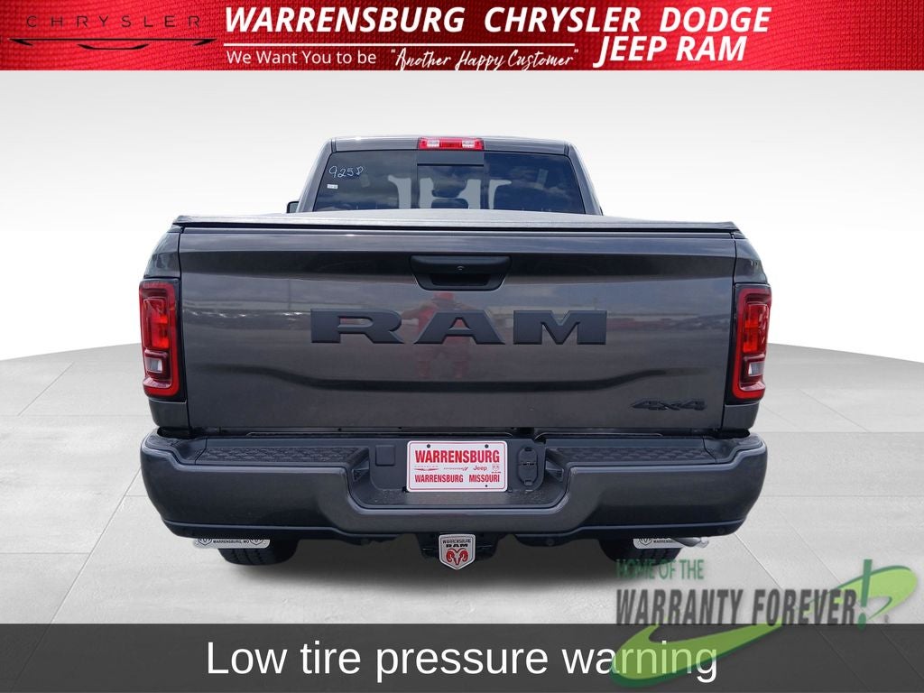 2026 RAM Ram 2500 RAM 2500 BLACK EXPRESS CREW CAB 4X4 6'4' BOX