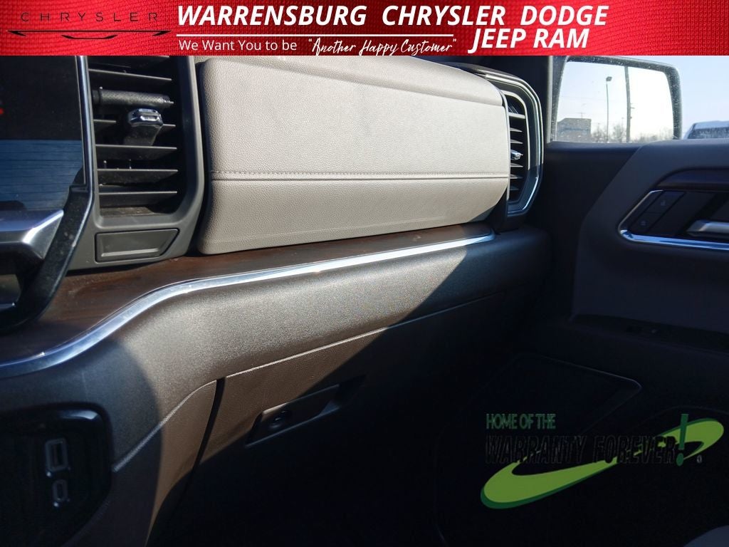 2025 GMC Sierra 1500 4WD Crew Cab Short Box SLT