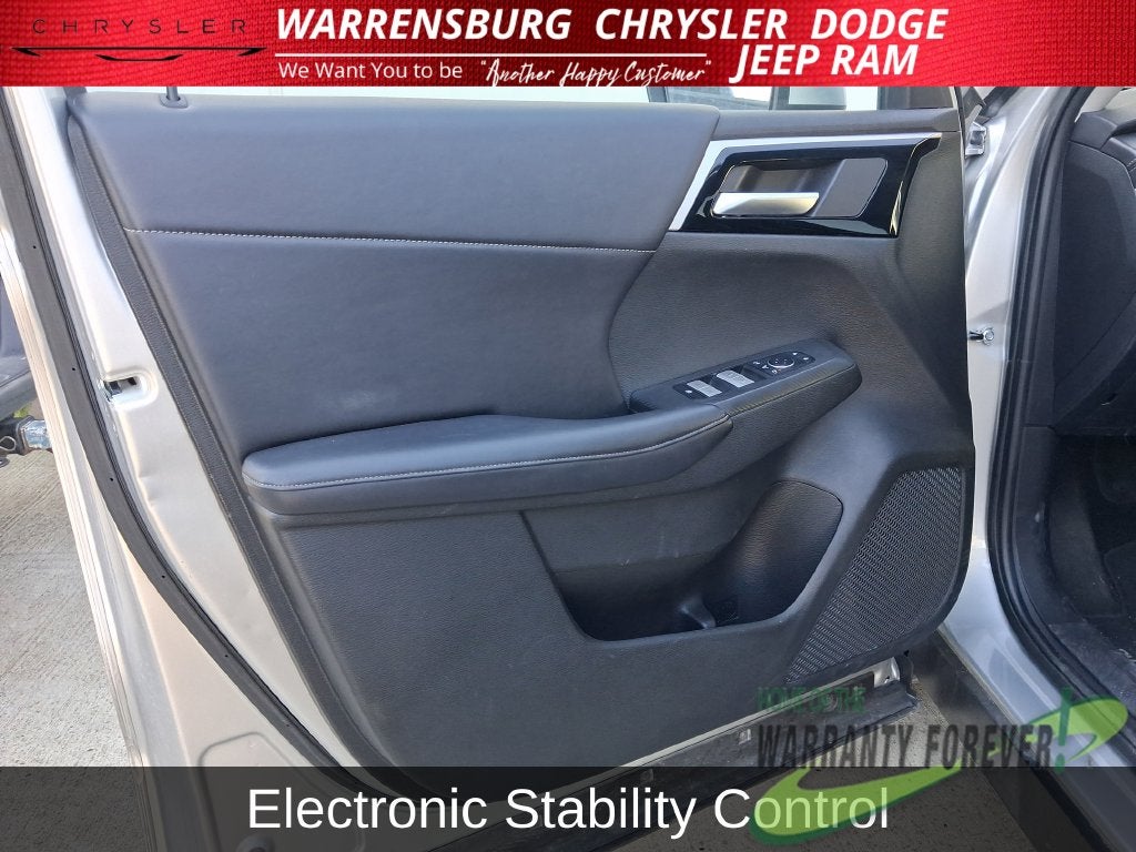 2024 Mitsubishi Outlander Base