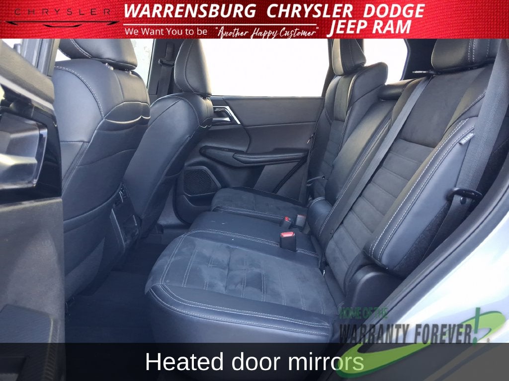 2024 Mitsubishi Outlander Base