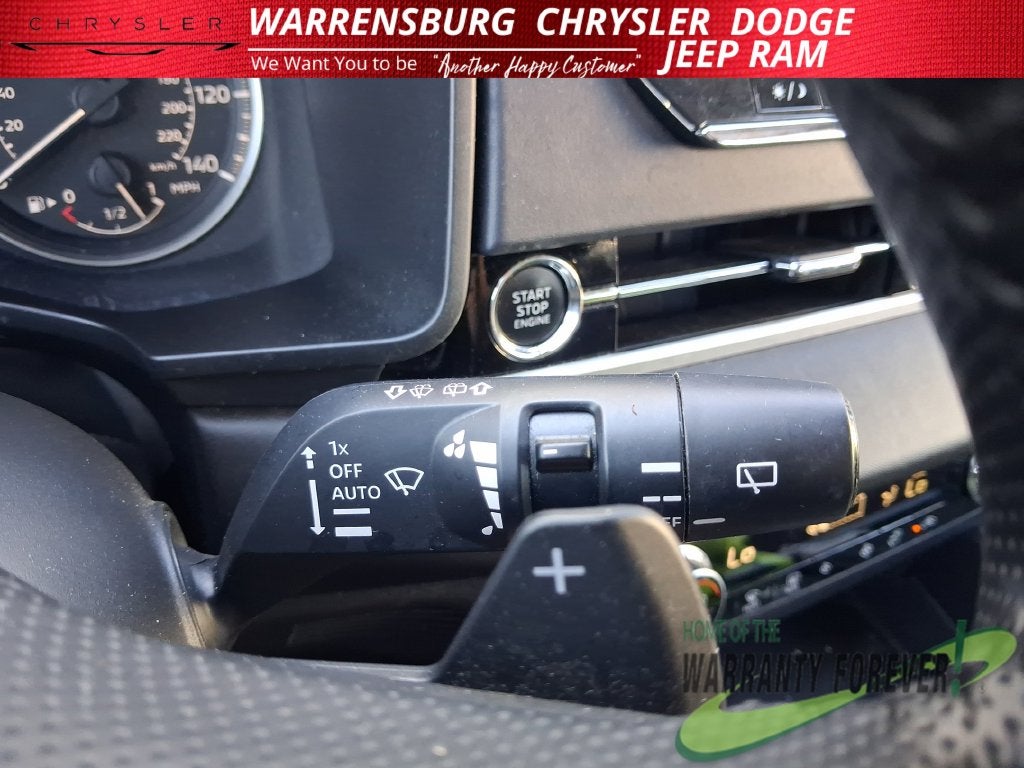 2024 Mitsubishi Outlander Base