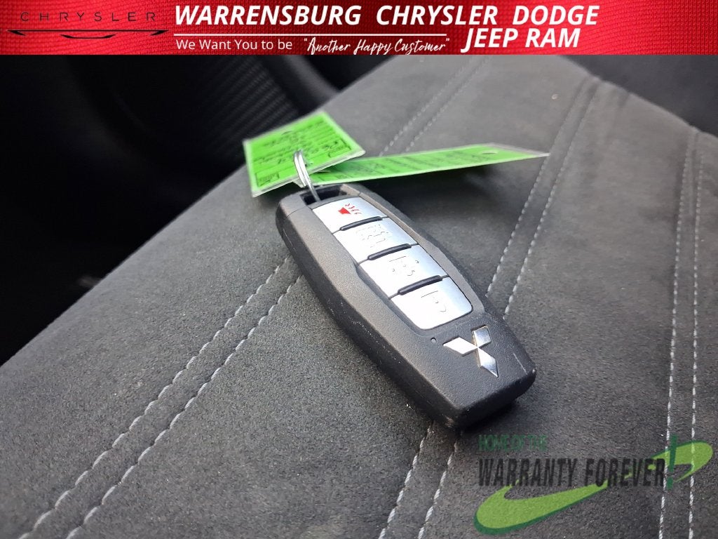 2024 Mitsubishi Outlander Base
