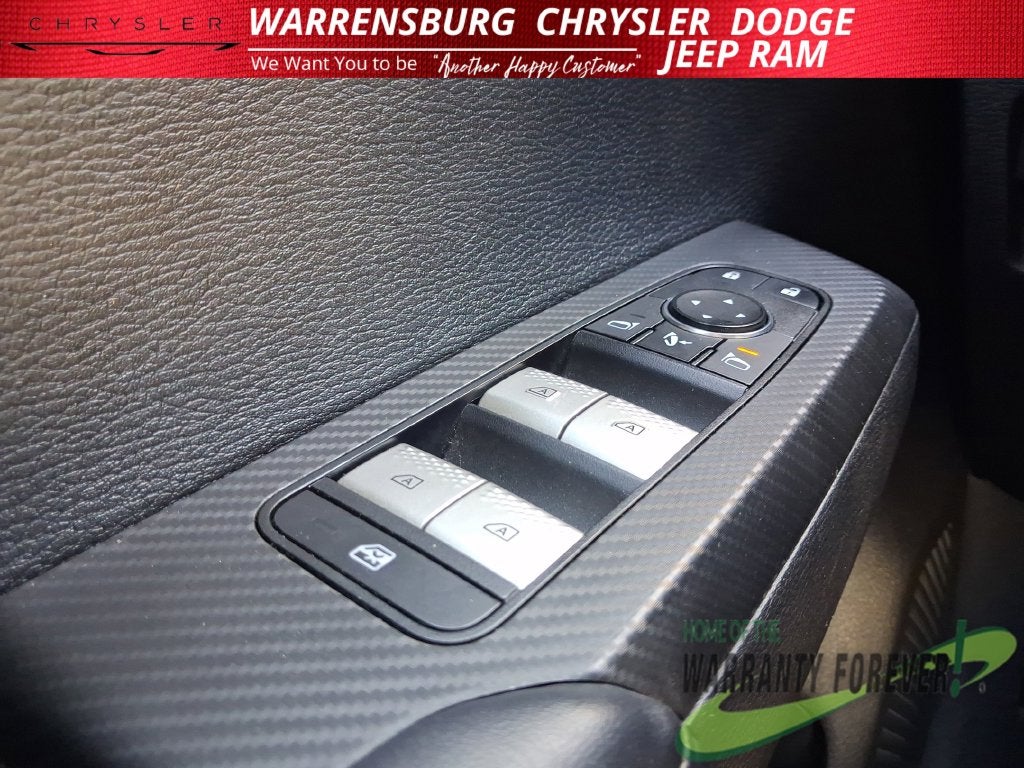 2024 Mitsubishi Outlander Base