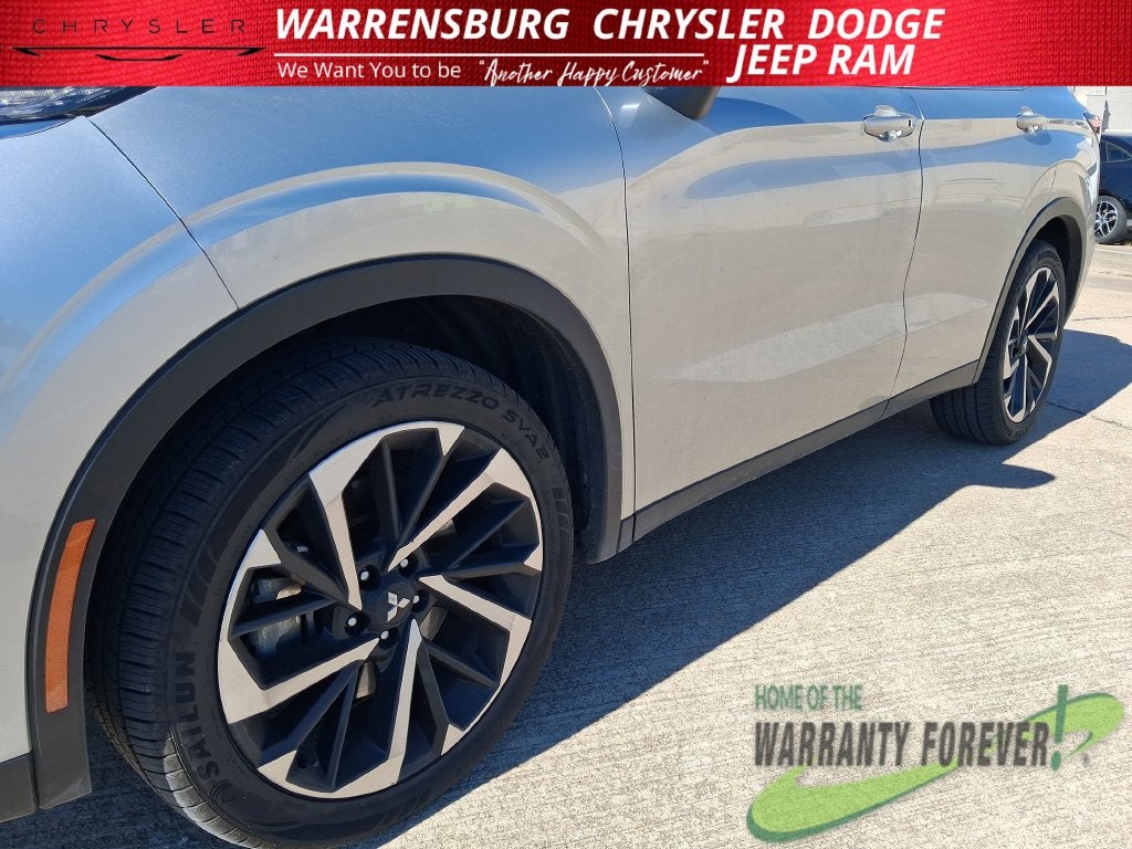 2024 Mitsubishi Outlander Base