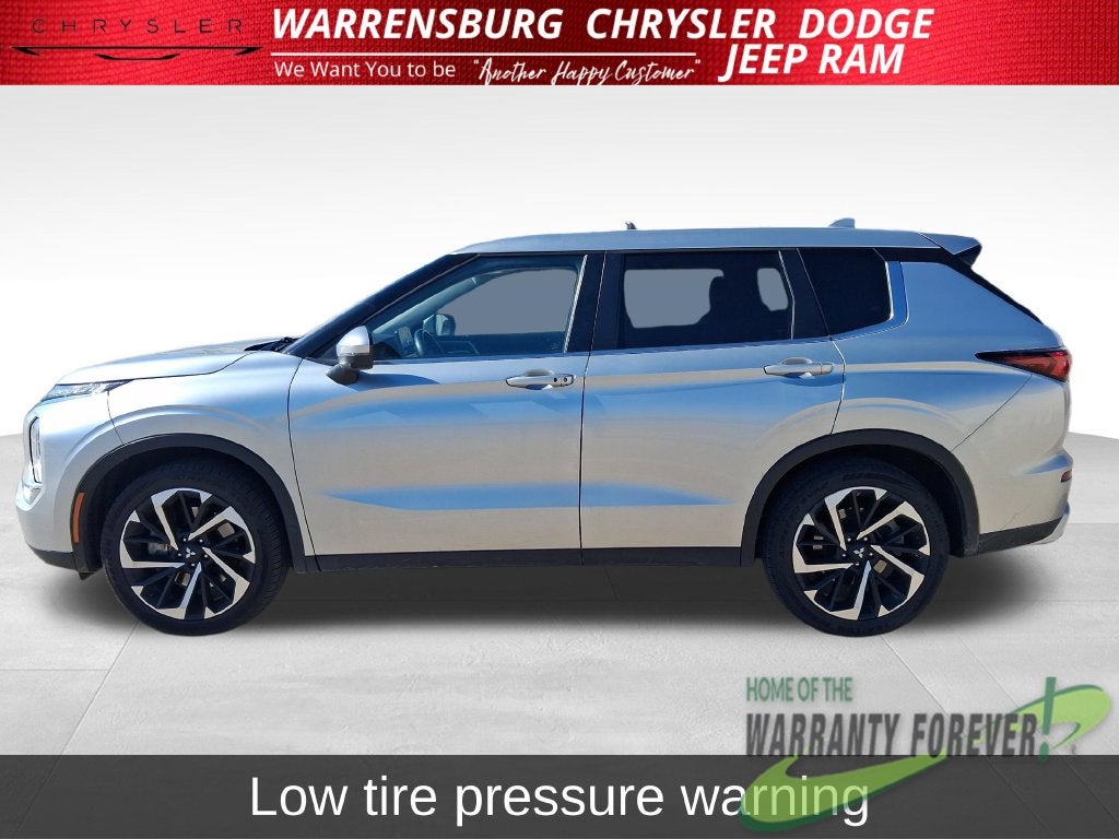 2024 Mitsubishi Outlander Base