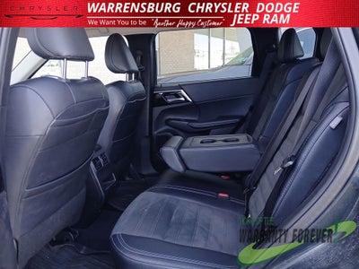 2024 Mitsubishi Outlander Base