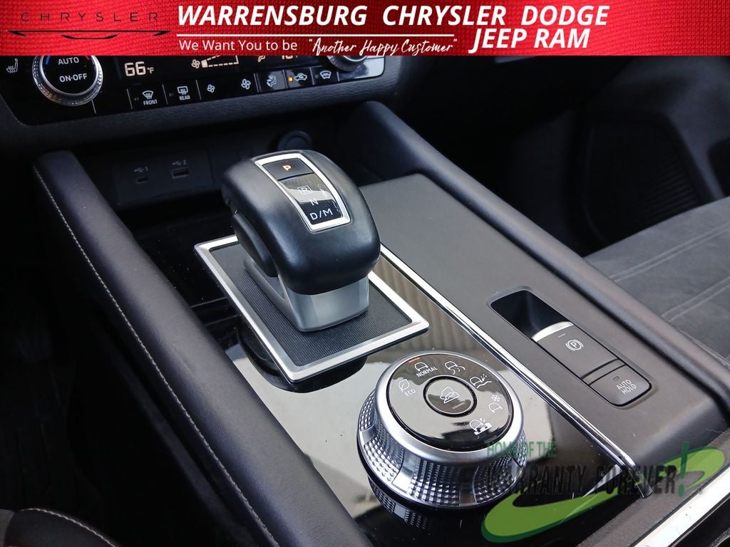 2024 Mitsubishi Outlander Base