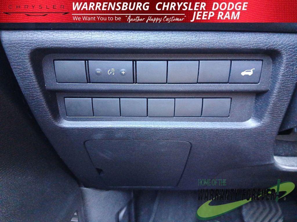 2024 Mitsubishi Outlander Base