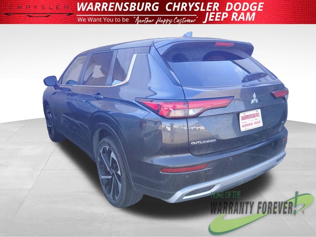 2024 Mitsubishi Outlander Base